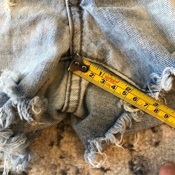 Free People Raw Edge Denim Distressed Cut-off Shorts Size 24 - Picture 15 of 15